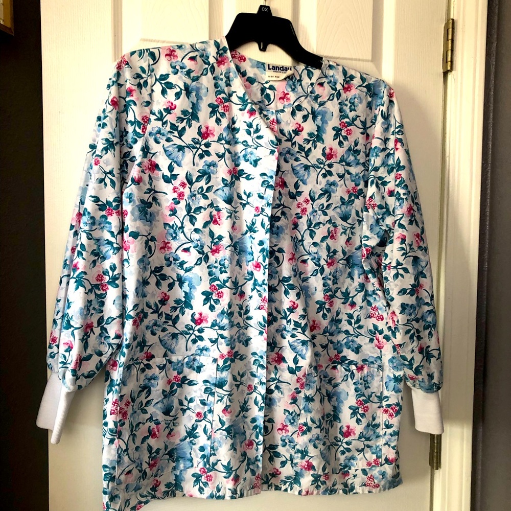 Women’s Scrub Lab Coat